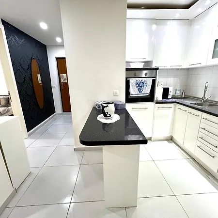 Apartment Center 400 M From National Theatre *